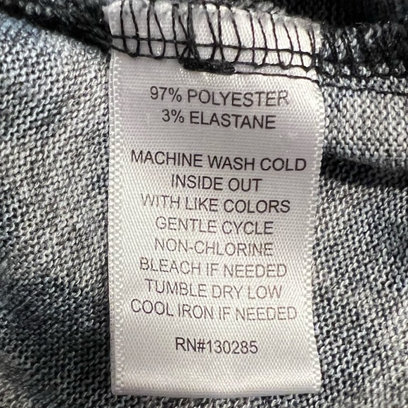 Per Se Women’s 1X Black & Gray Animal Print Long Sleeve Shirt - Picture 4 of 4